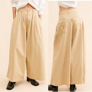 NWT FARM Rio Tan/Khaki Low Waisted Pleated Wide Leg Trouser Pants sz LARGE